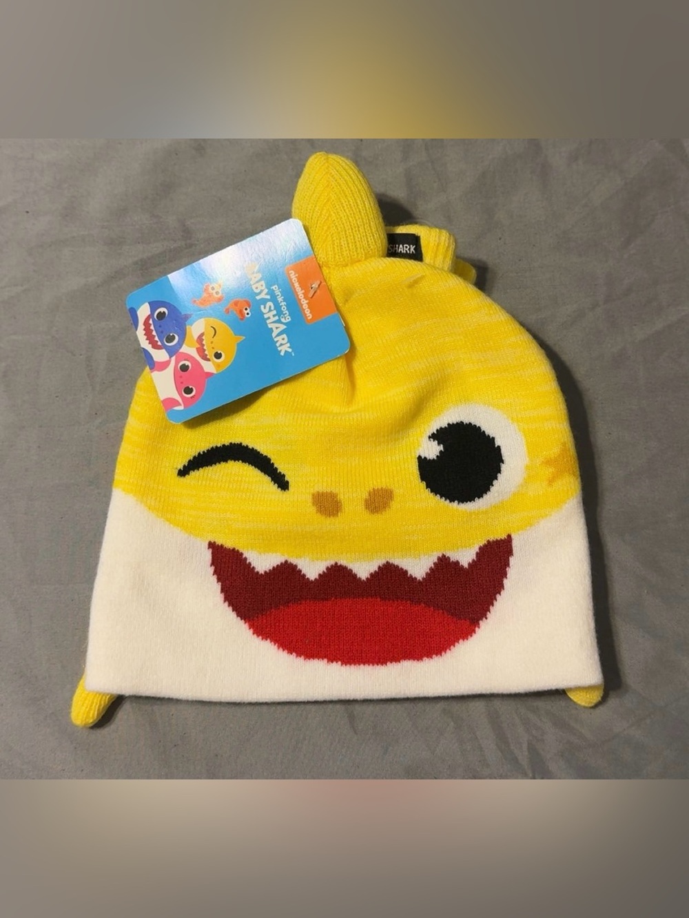Yellow Baby Shark Winter Hat and Glove Set Beanie Set Toddler One Size NWT